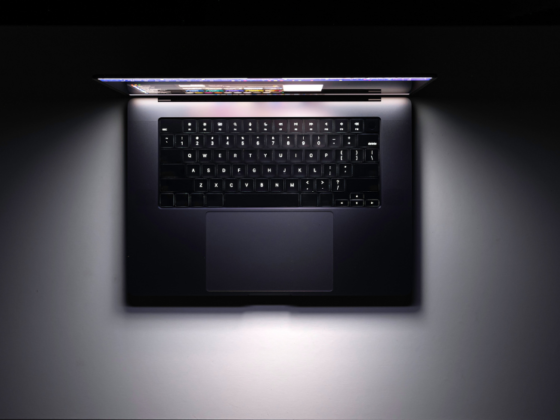 Dark Mode nei siti web: vantaggi, svantaggi e quando usarla